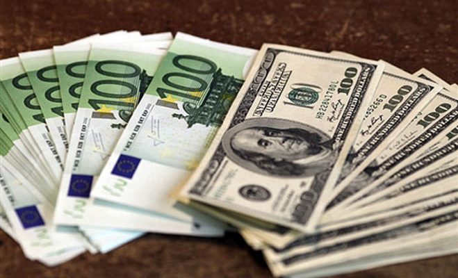 Доллар подрос, евро – без колебаний