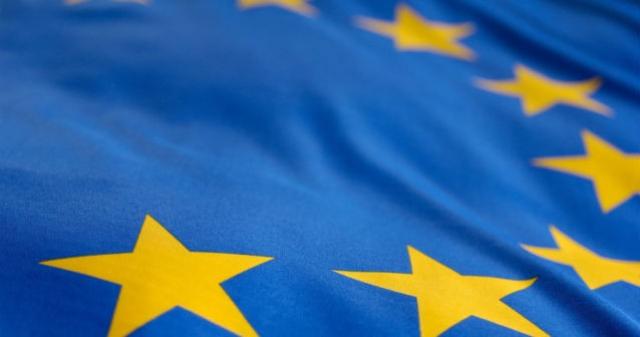 EURUSD остаётся под давлением