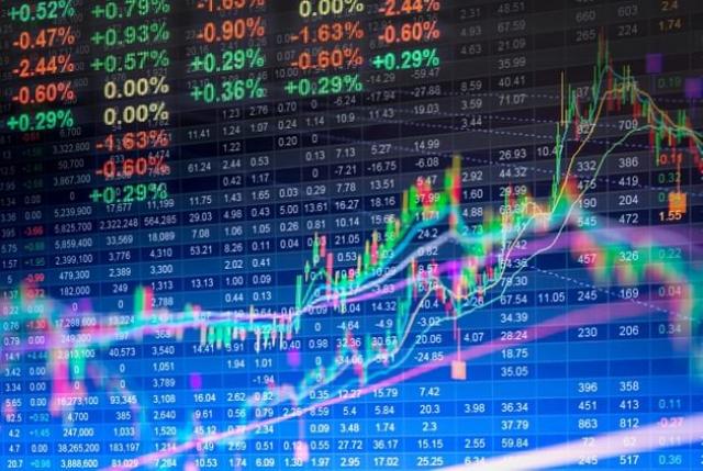 Рынок сигнализирует о продажах по паре USDRUB