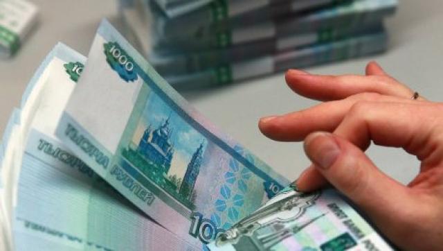 RUB под давлением в начале недели