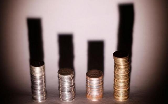 RUB минимально дорожает к USD