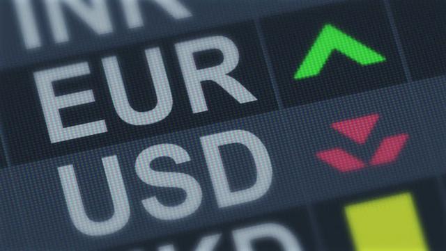 USD колеблется к евро