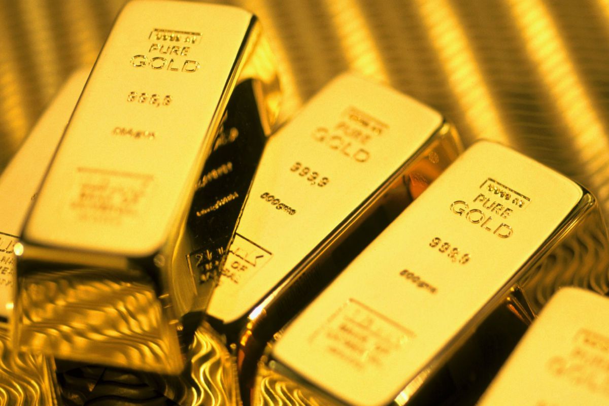Золото выросло на ослаблении USD